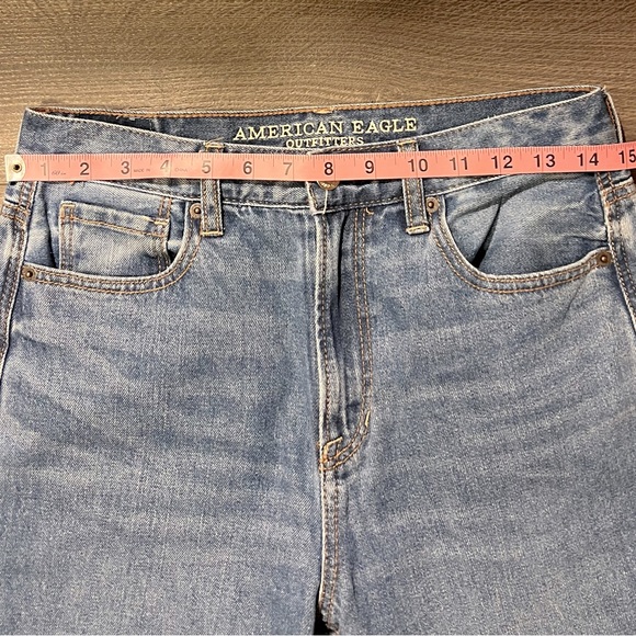 American Eagle Mom Jeans, Medium Wash, Size 4 - Picture 3 of 6
